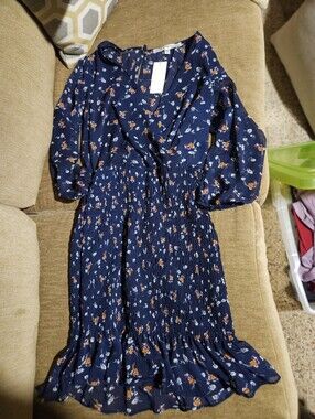 Small nwt Navy Floral Smocked Waist Midi Dress